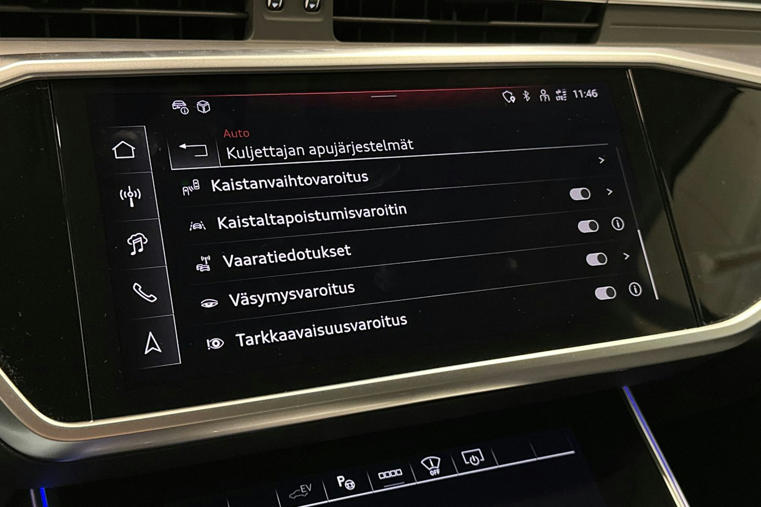 musta Audi A6 2024 kuva 33.