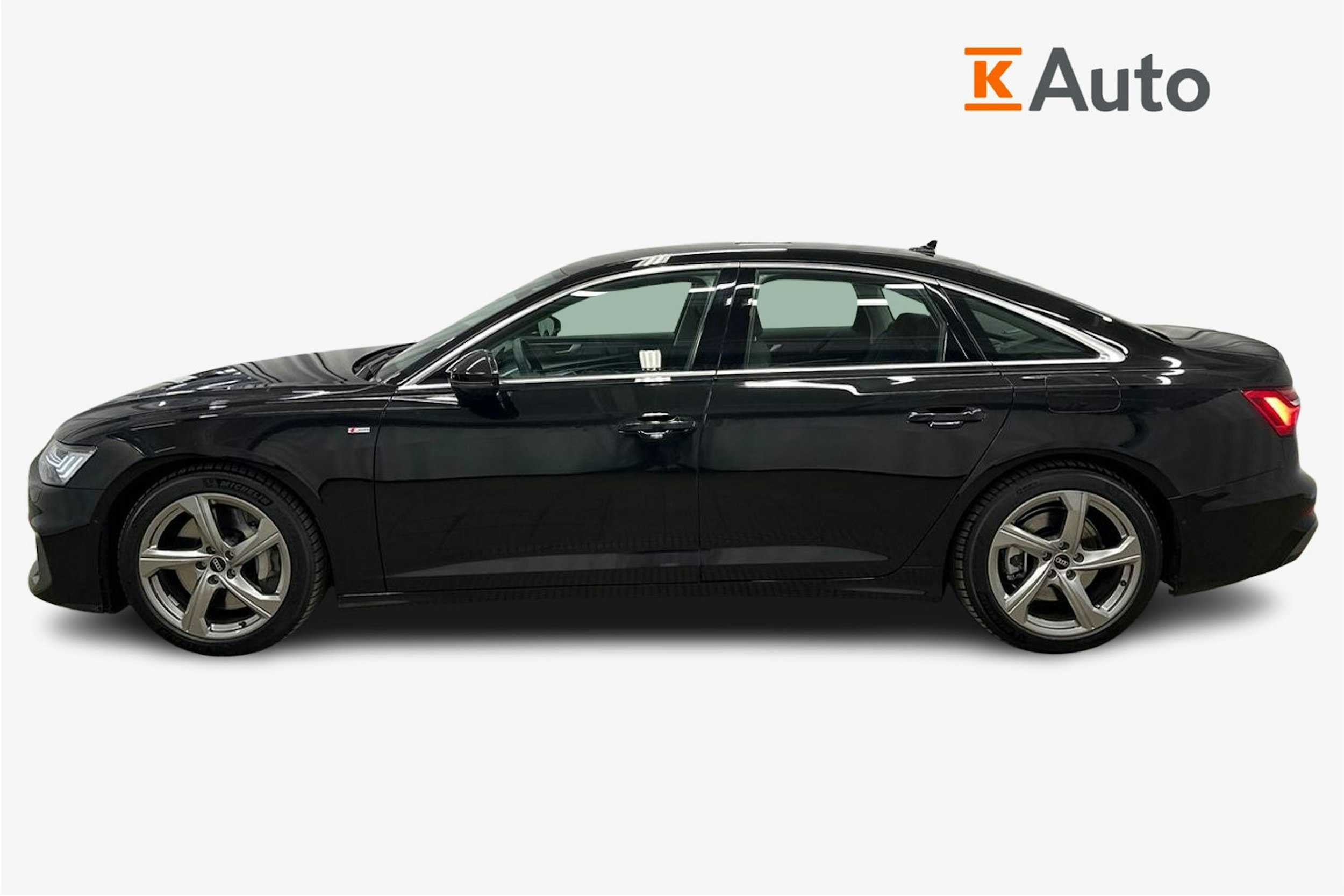 musta Audi A6 2024 kuva 6.