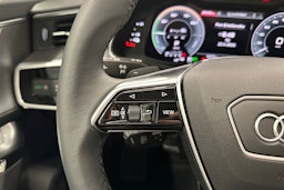 musta Audi A6 2024 kuva 14.