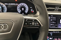 musta Audi A6 2024 kuva 15.