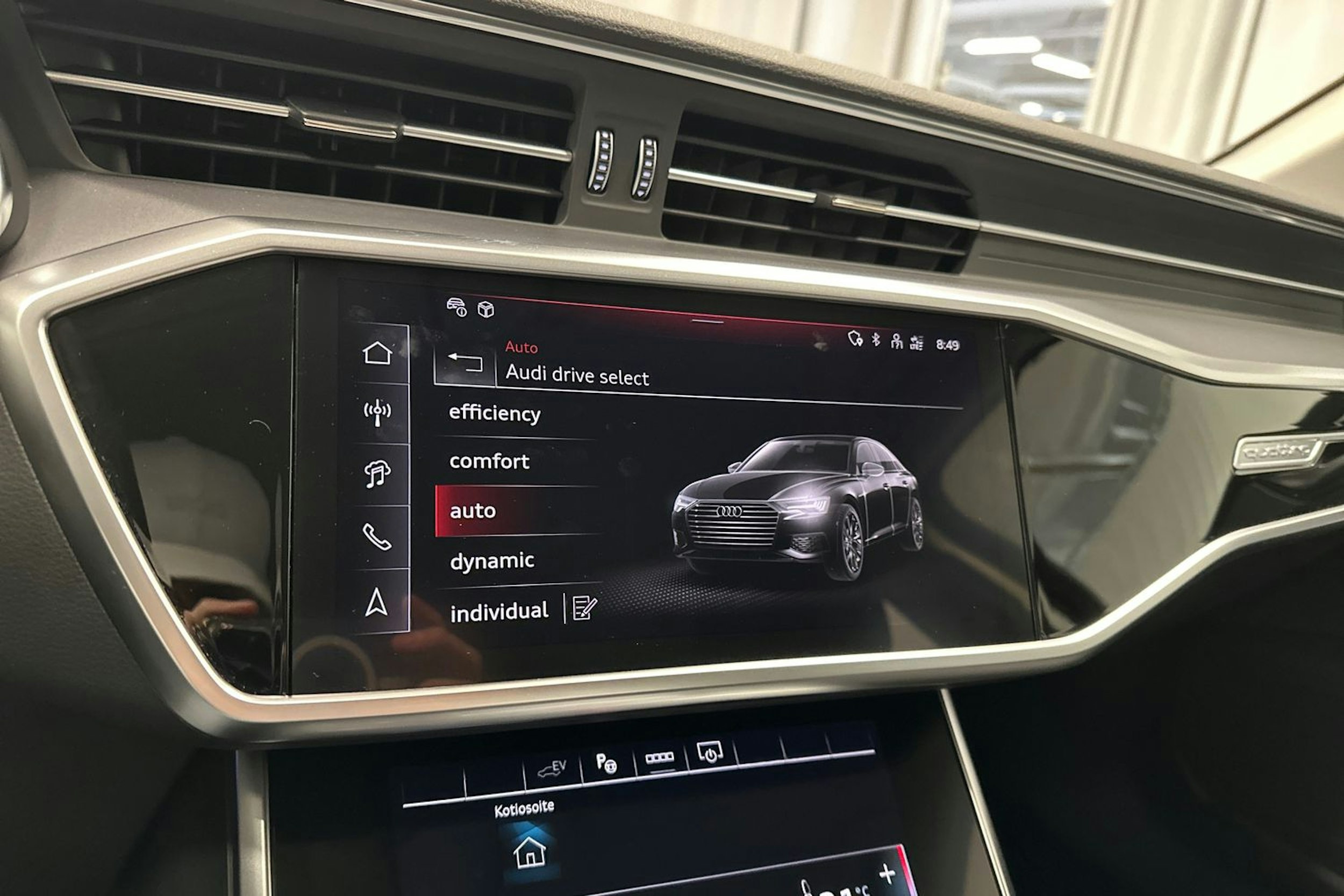 musta Audi A6 2024 kuva 23.