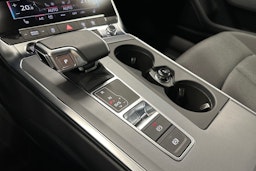 musta Audi A6 2024 kuva 28.