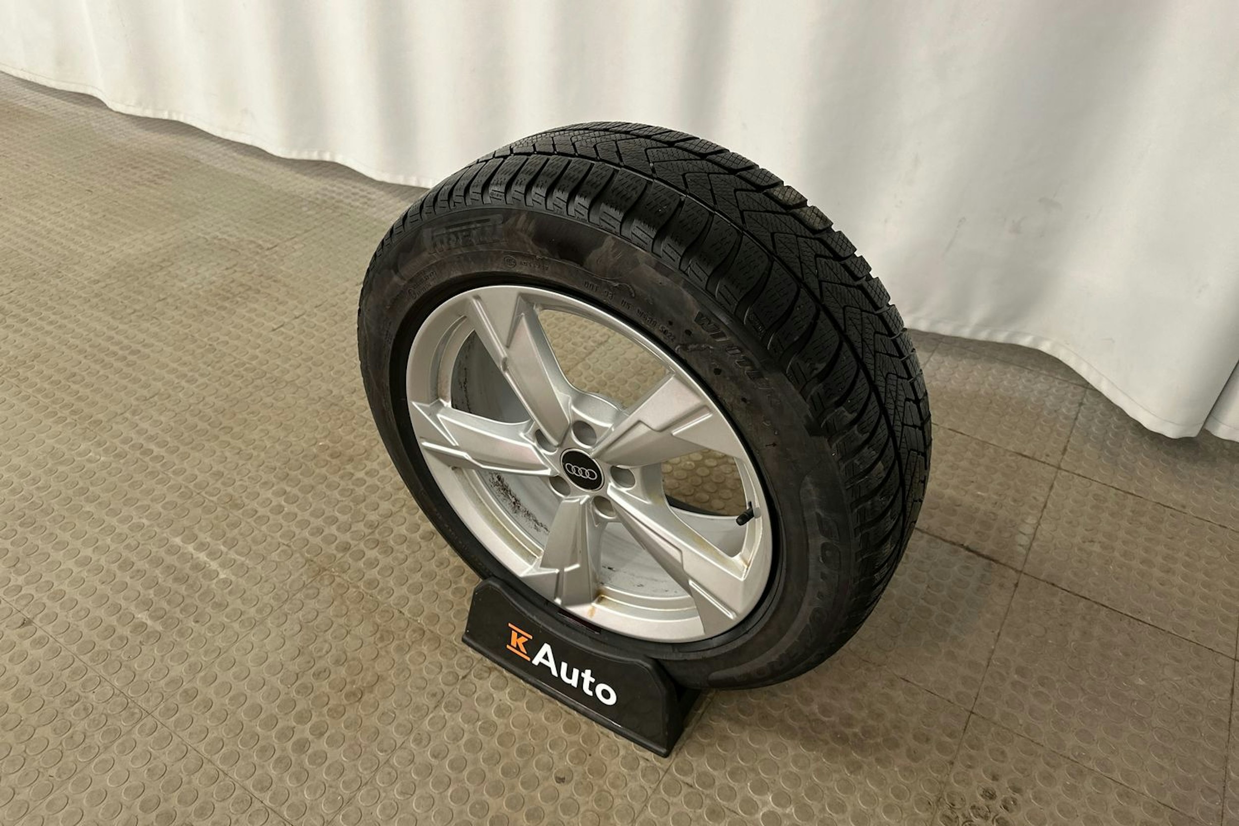 harmaa Audi A6 2024 kuva 12.