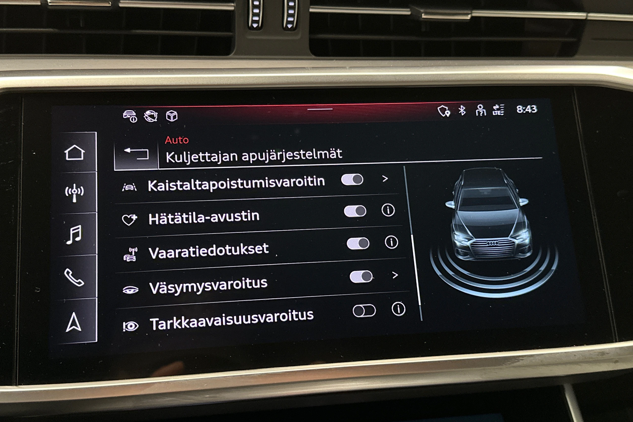 sininen Audi A6 2024 kuva 25.