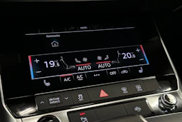 sininen Audi A6 2024 kuva 28.