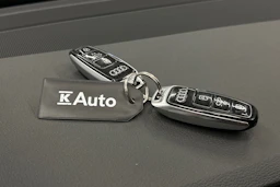 sininen Audi A6 2024 kuva 30.