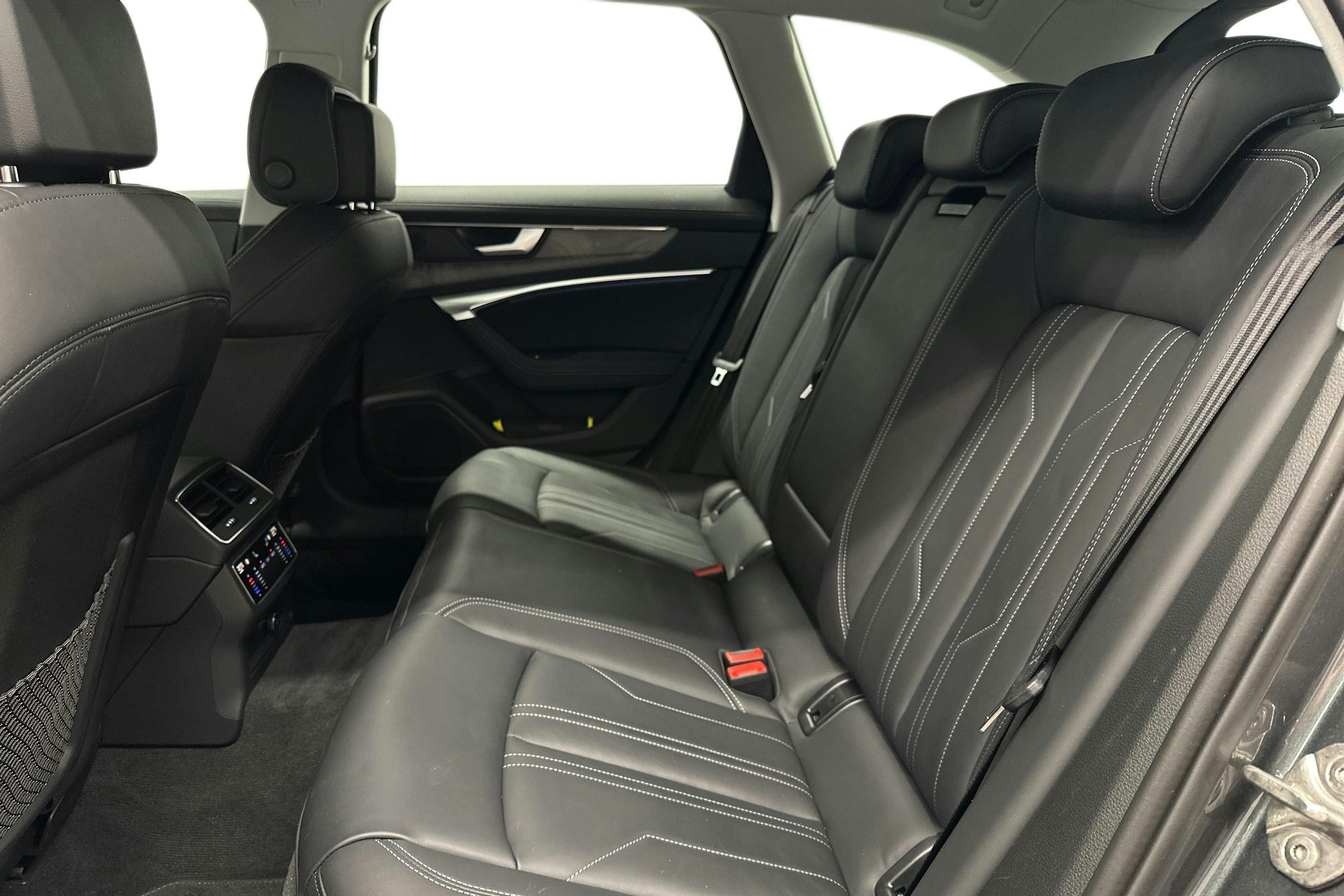 harmaa Audi A6 2024 kuva 10.