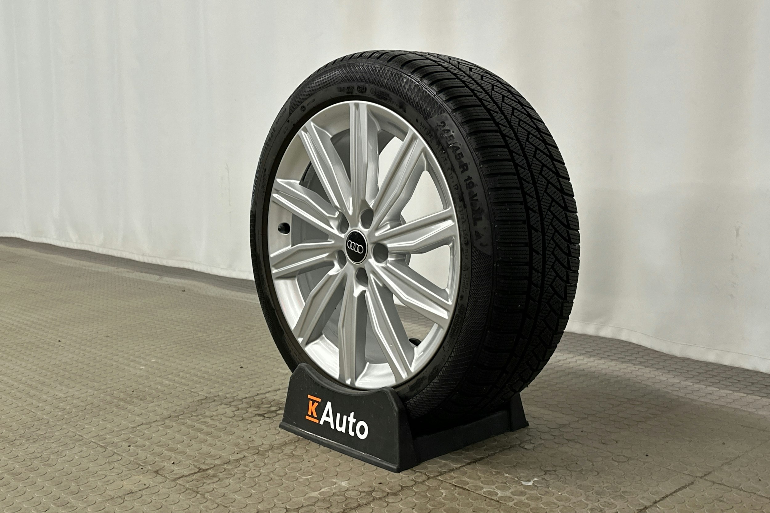 harmaa Audi A6 2024 kuva 12.