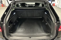 musta Audi A6 2024 kuva 11.