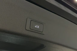 musta Audi A6 2024 kuva 12.