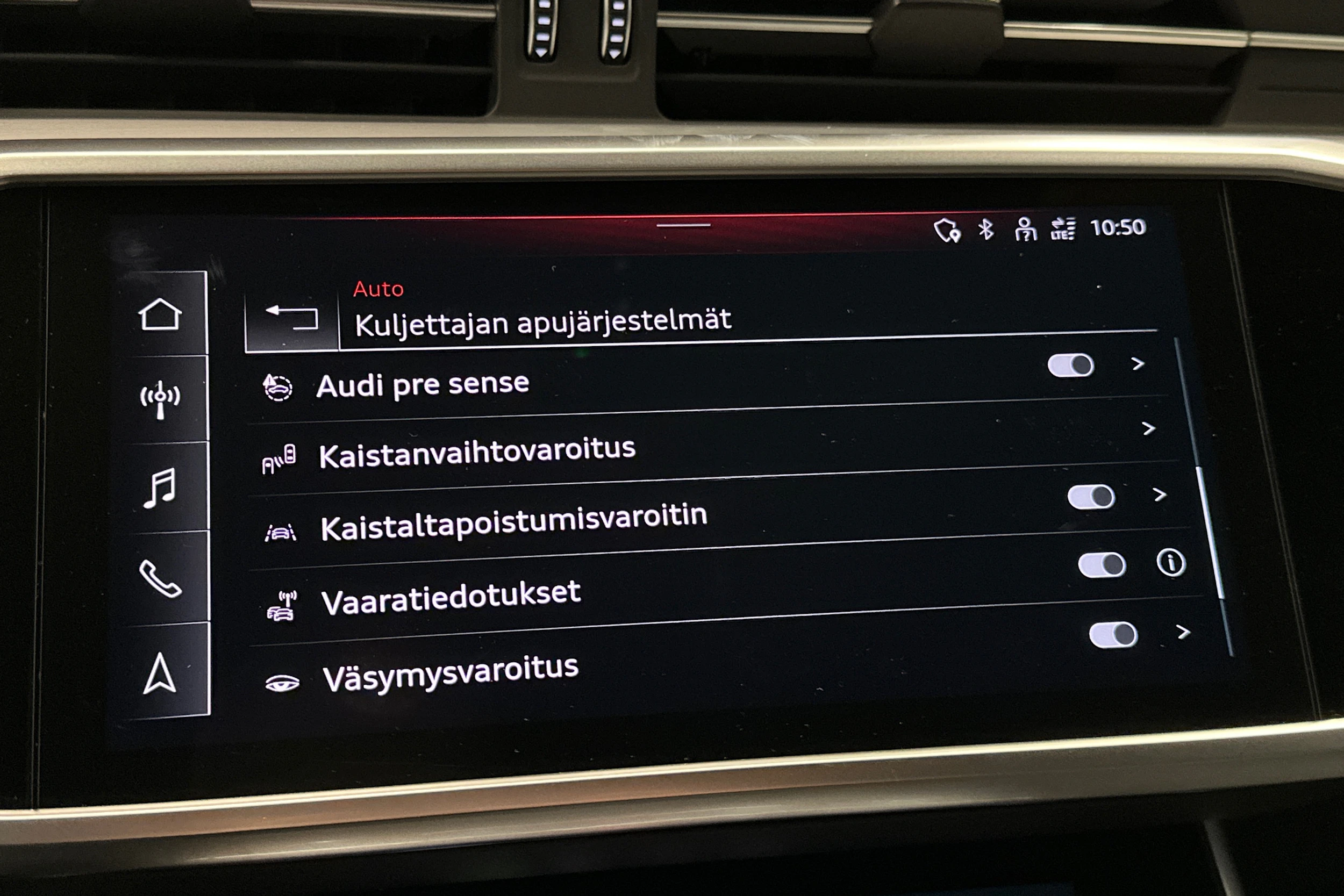 musta Audi A6 2024 kuva 25.