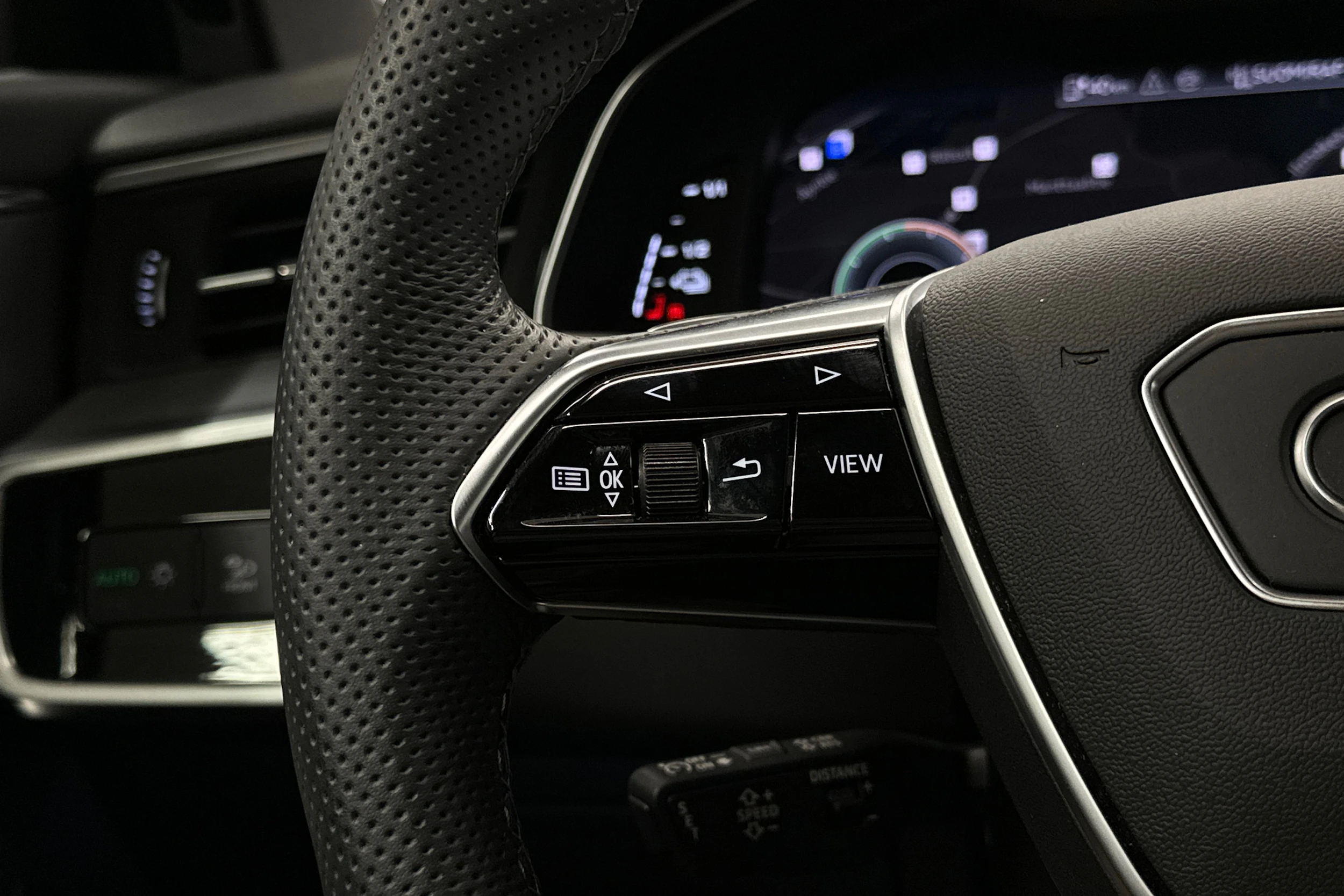 valkoinen Audi A6 2024 kuva 11.