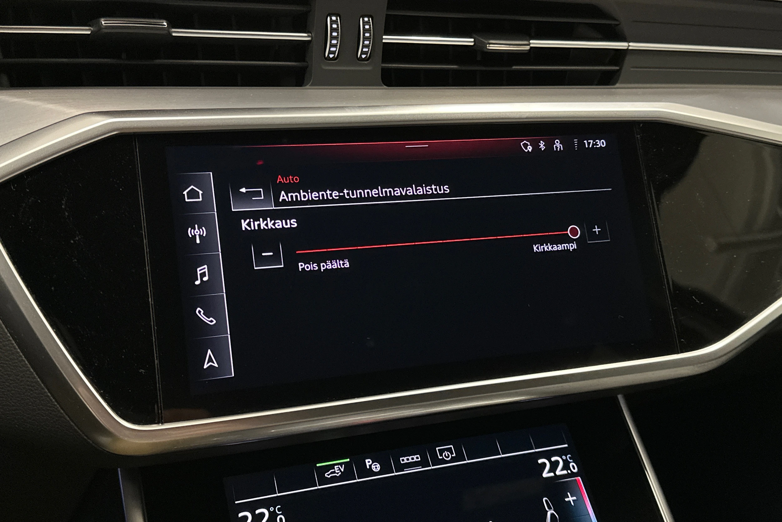 valkoinen Audi A6 2024 kuva 19.