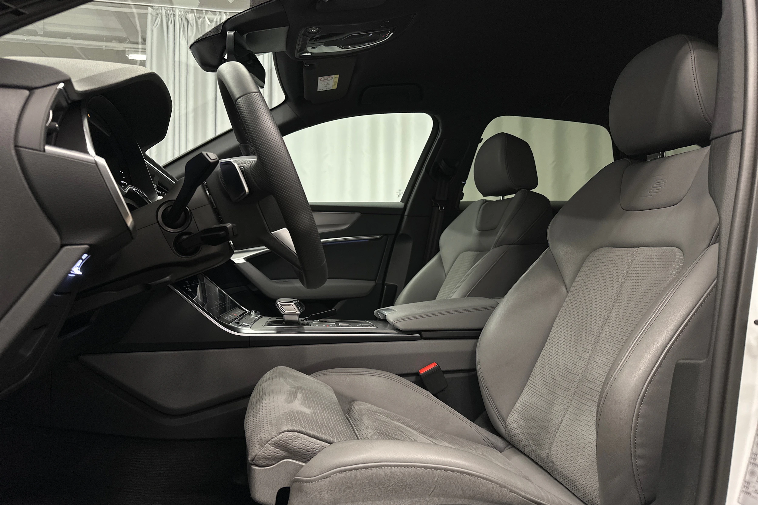 valkoinen Audi A6 2024 kuva 23.