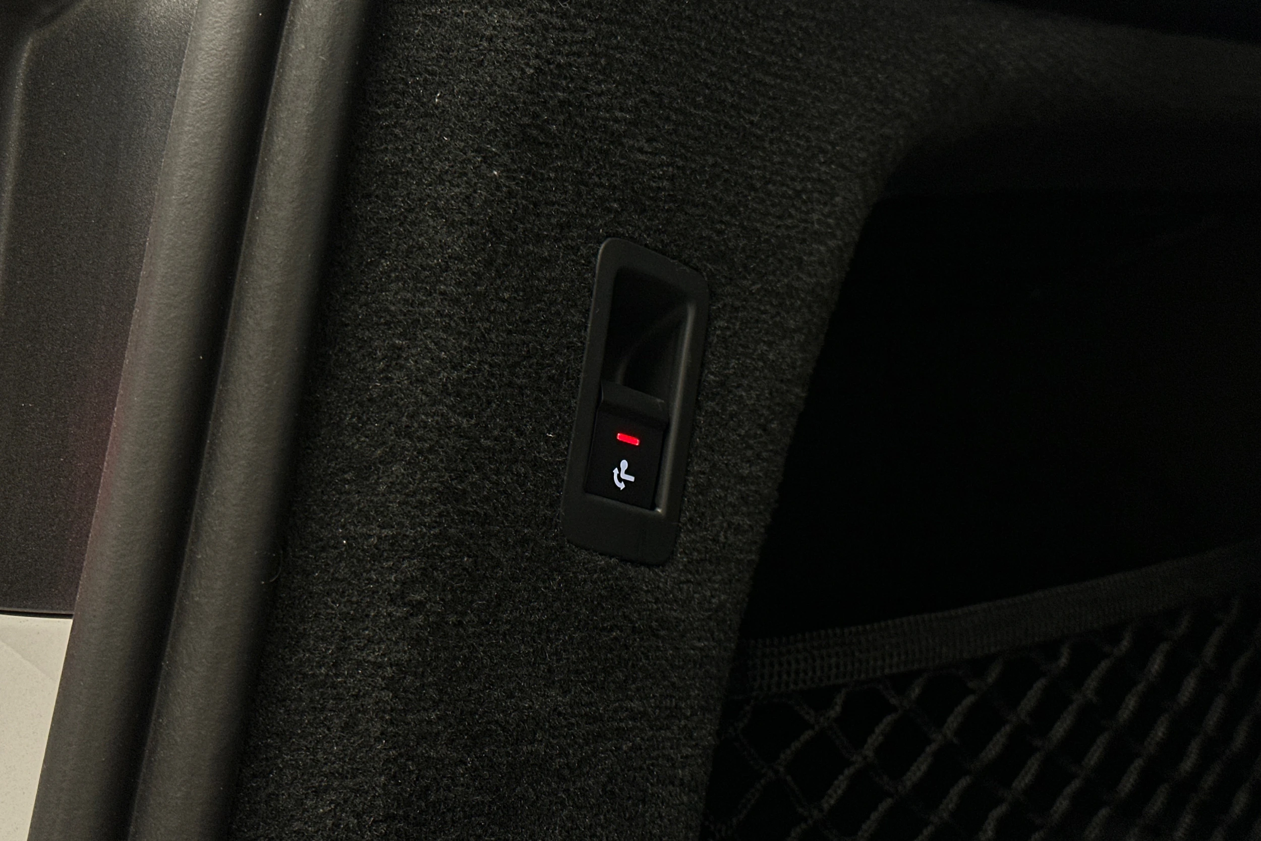 valkoinen Audi A6 2024 kuva 27.