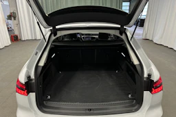 valkoinen Audi A6 2024 kuva 23.