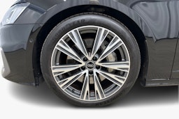 musta Audi A6 2024 kuva 11.
