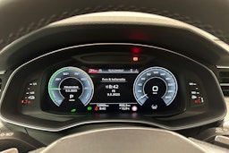 musta Audi A6 2024 kuva 16.
