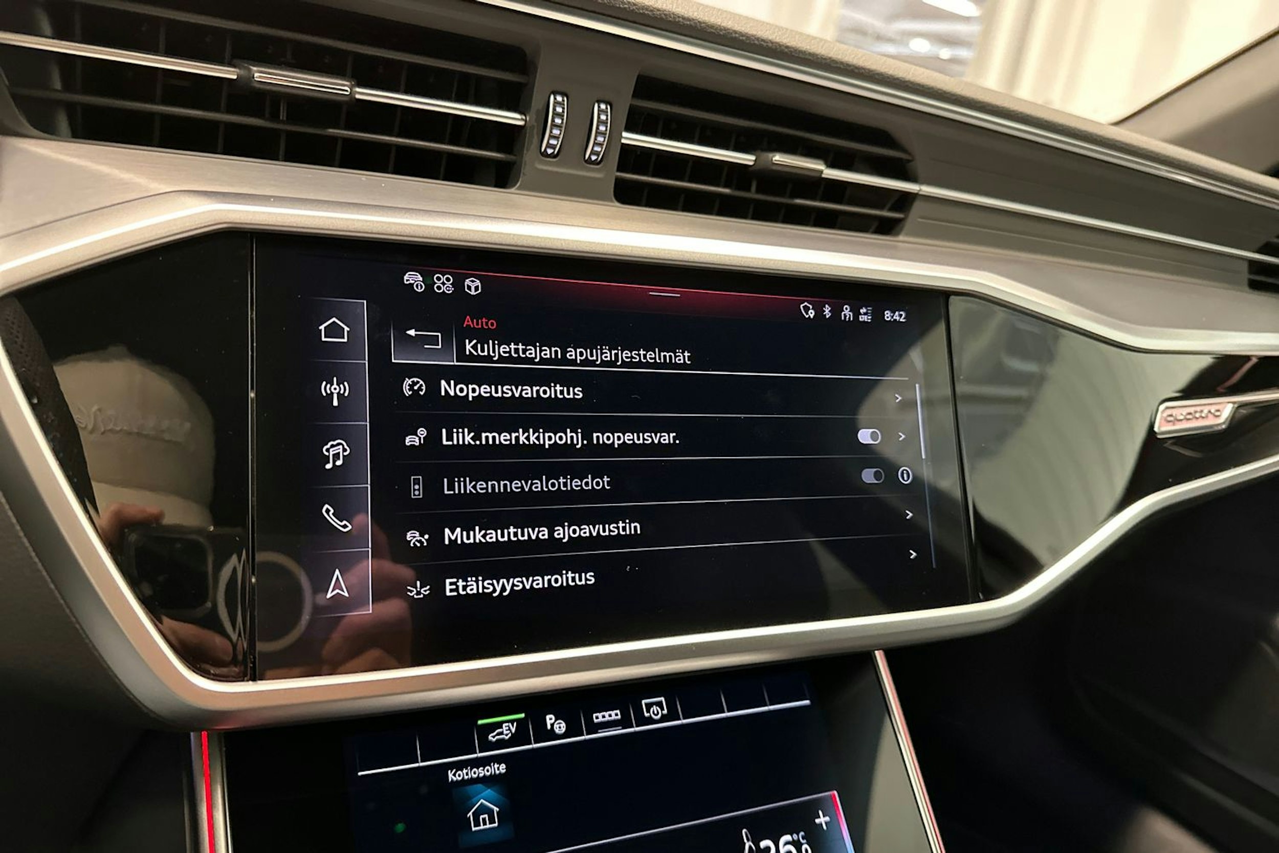 musta Audi A6 2024 kuva 25.