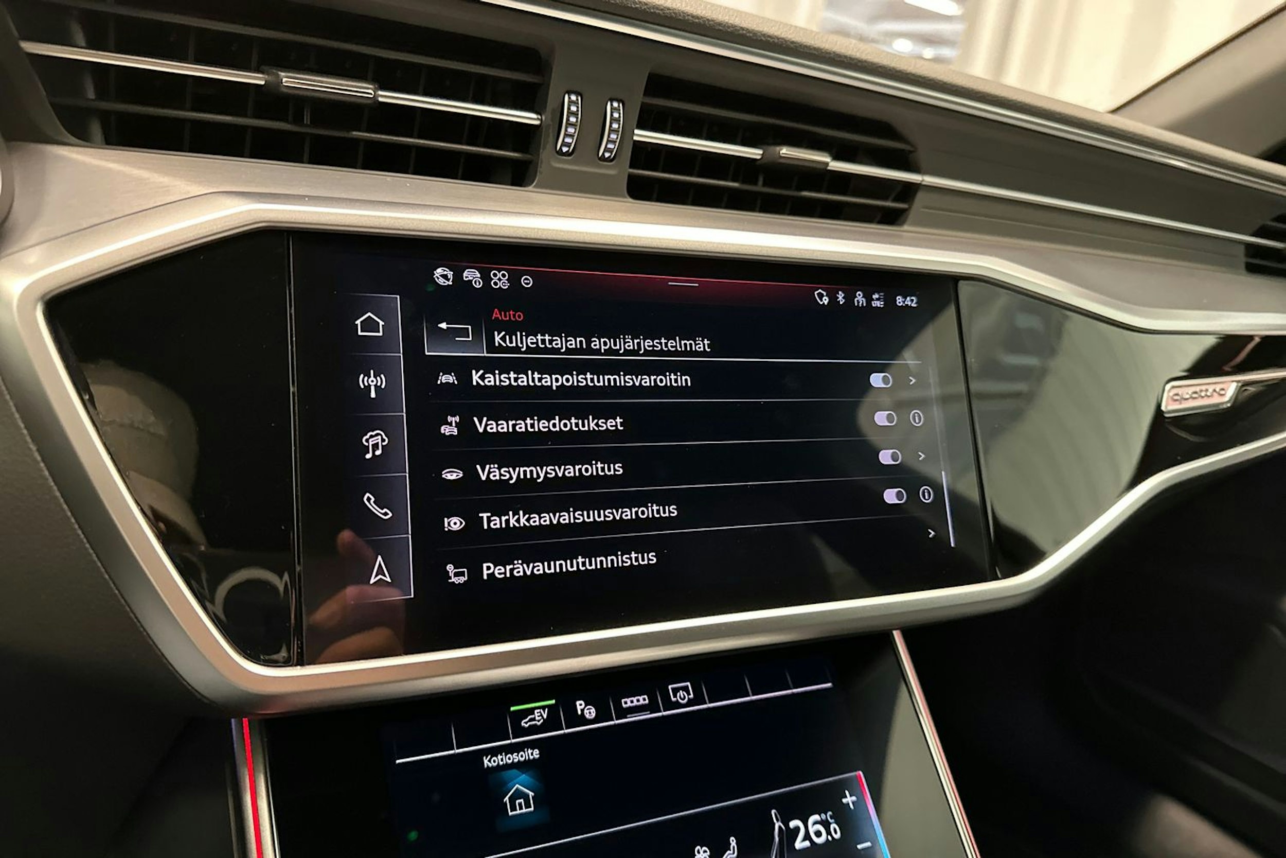 musta Audi A6 2024 kuva 27.