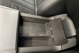 musta Audi A6 2024 kuva 41.