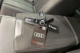 musta Audi A6 2024 kuva 42.