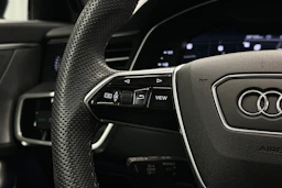 musta Audi A6 2024 kuva 21.