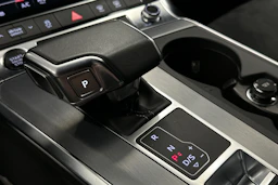 musta Audi A6 2024 kuva 33.