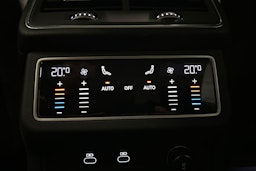 sininen Audi A6 2024 kuva 16.