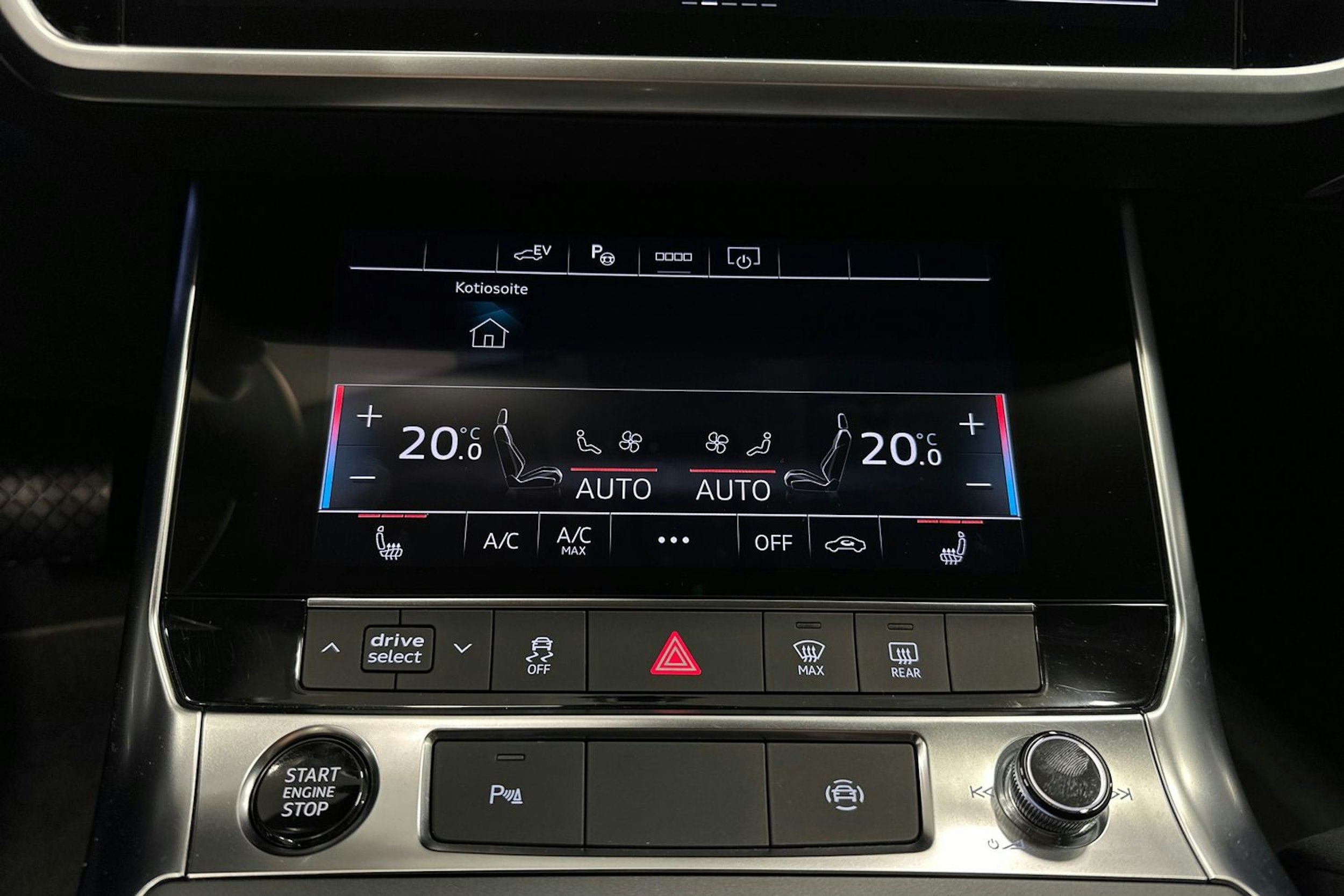 sininen Audi A6 2024 kuva 25.