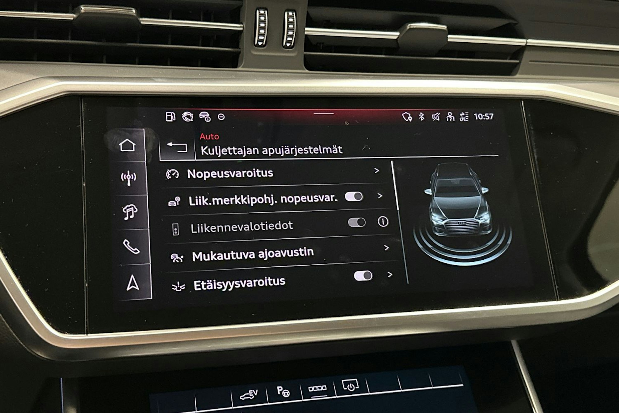 sininen Audi A6 2024 kuva 30.