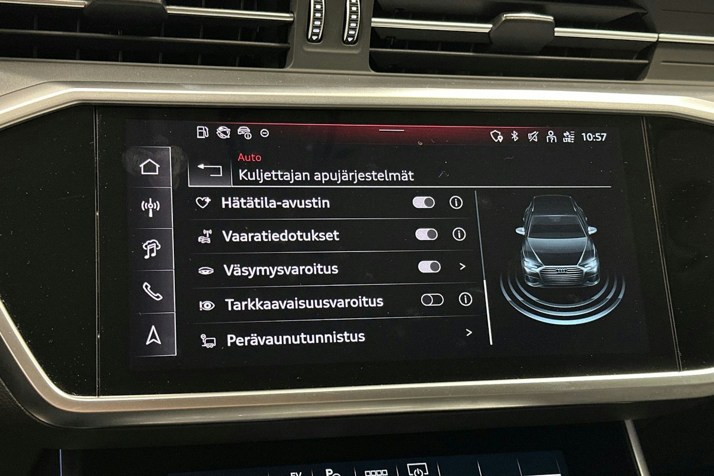 sininen Audi A6 2024 kuva 32.