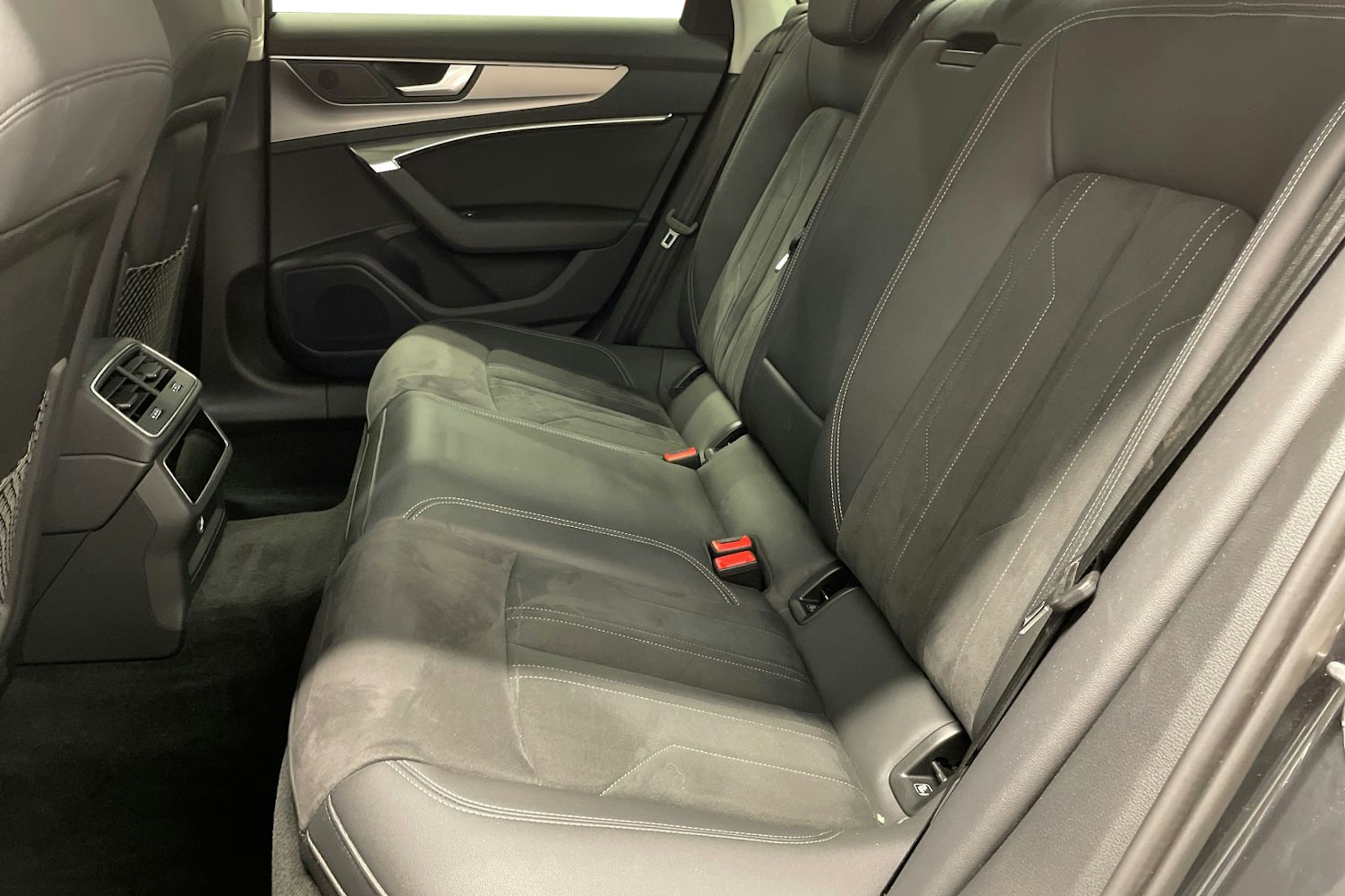 Harmaa Audi A6 2024 kuva 10.