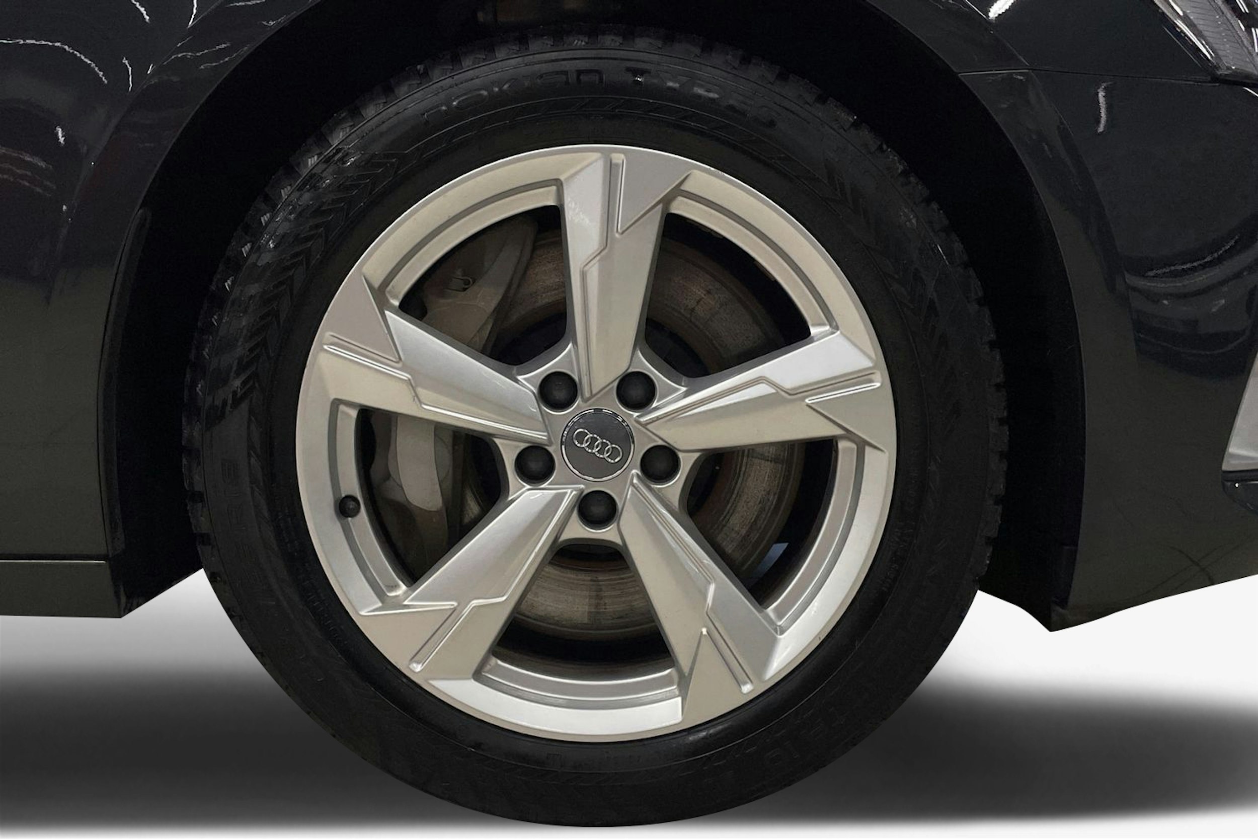 Harmaa Audi A6 2024 kuva 11.