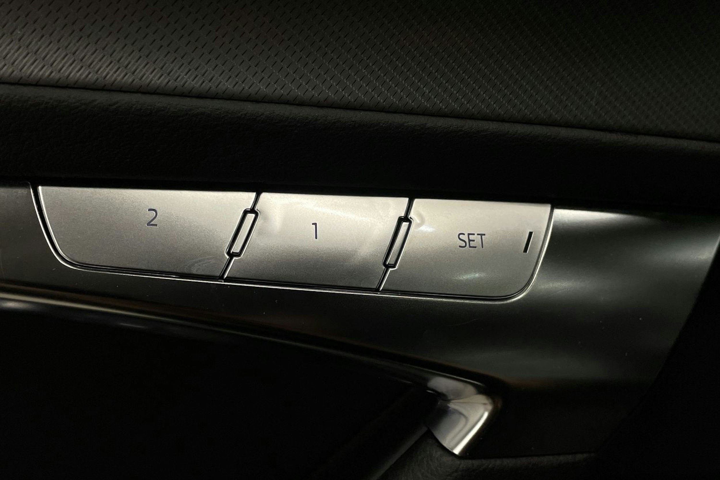 Harmaa Audi A6 2024 kuva 16.