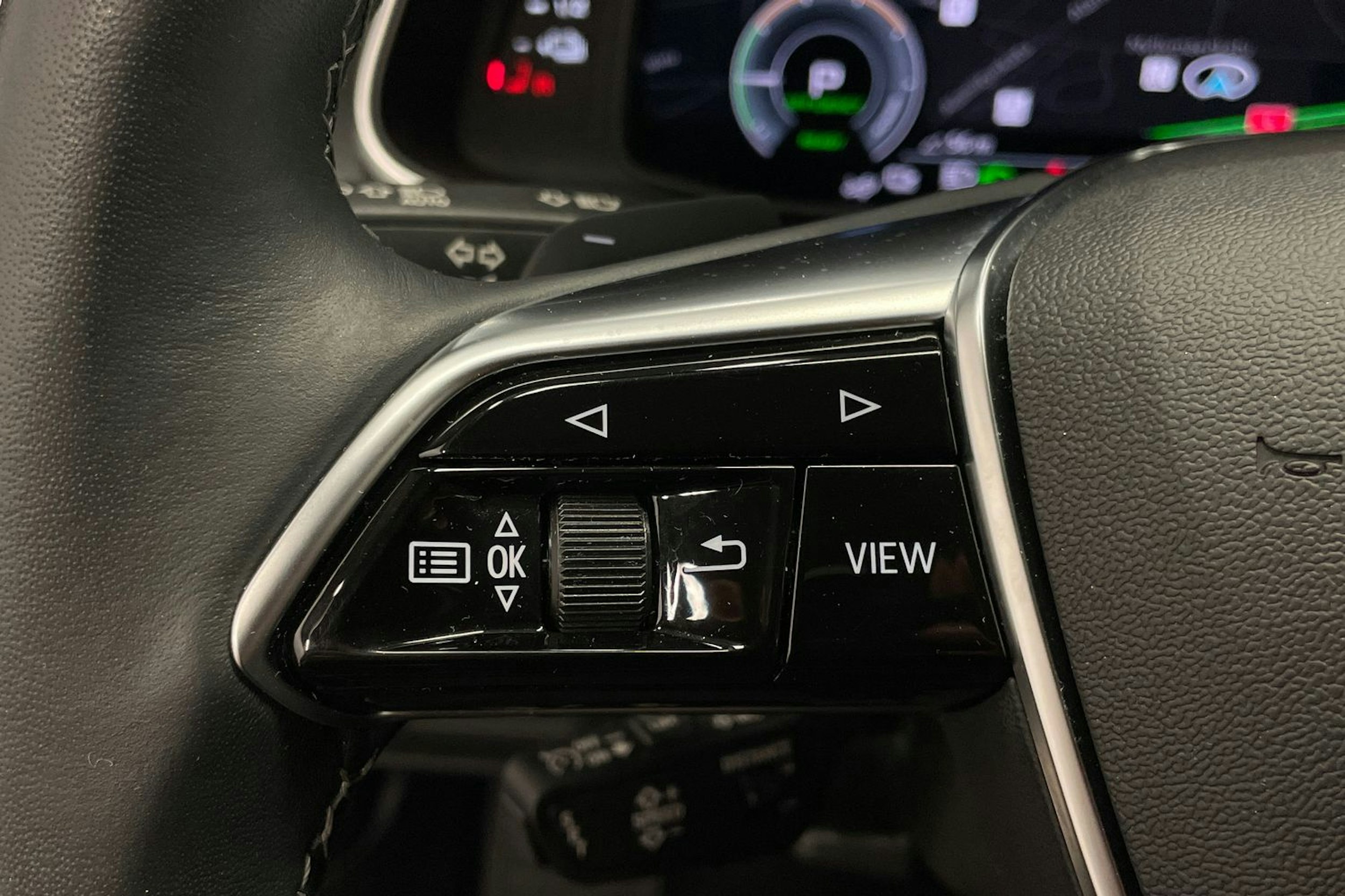 Harmaa Audi A6 2024 kuva 18.