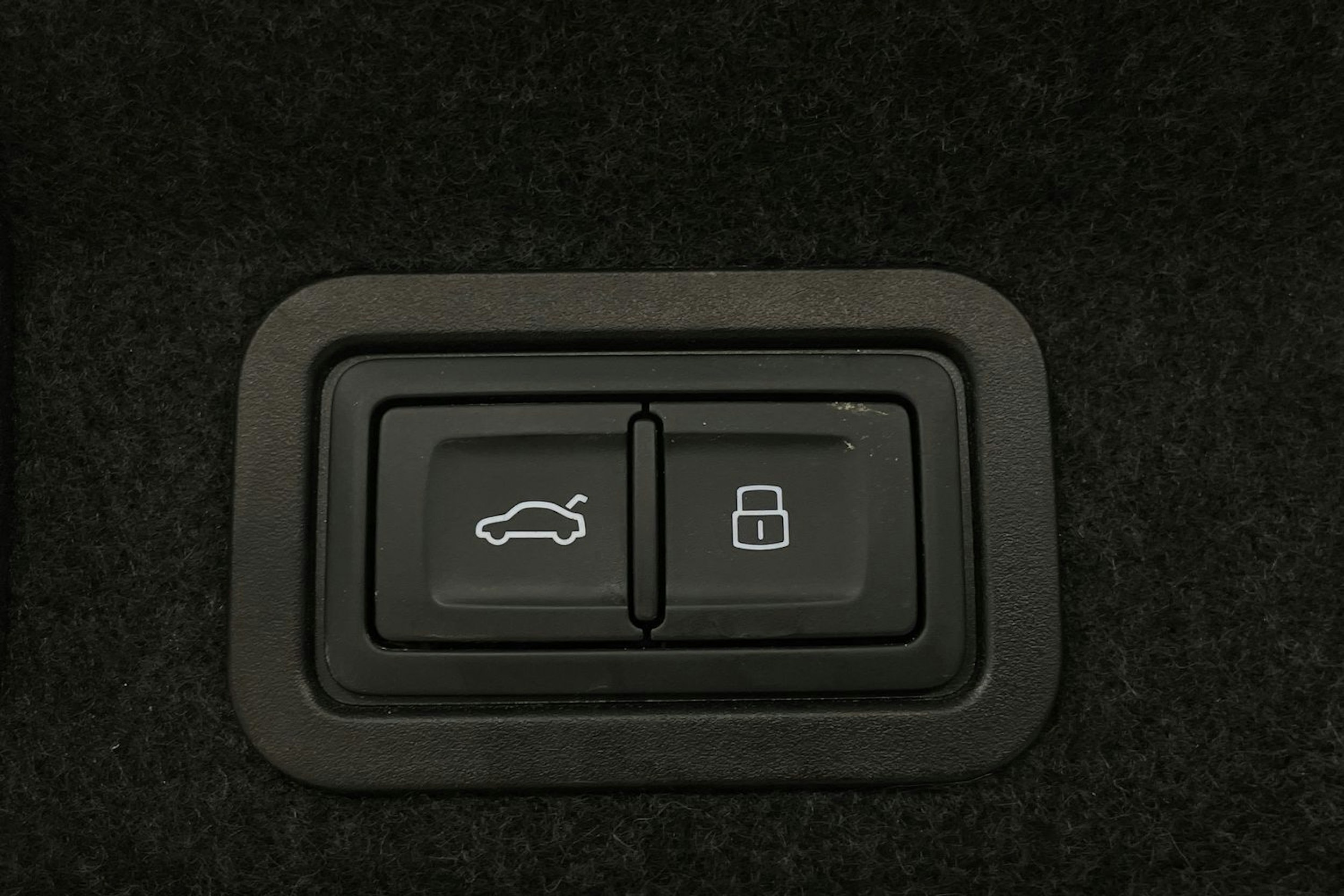 Harmaa Audi A6 2024 kuva 28.