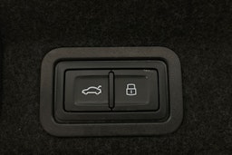 Harmaa Audi A6 2024 kuva 28.