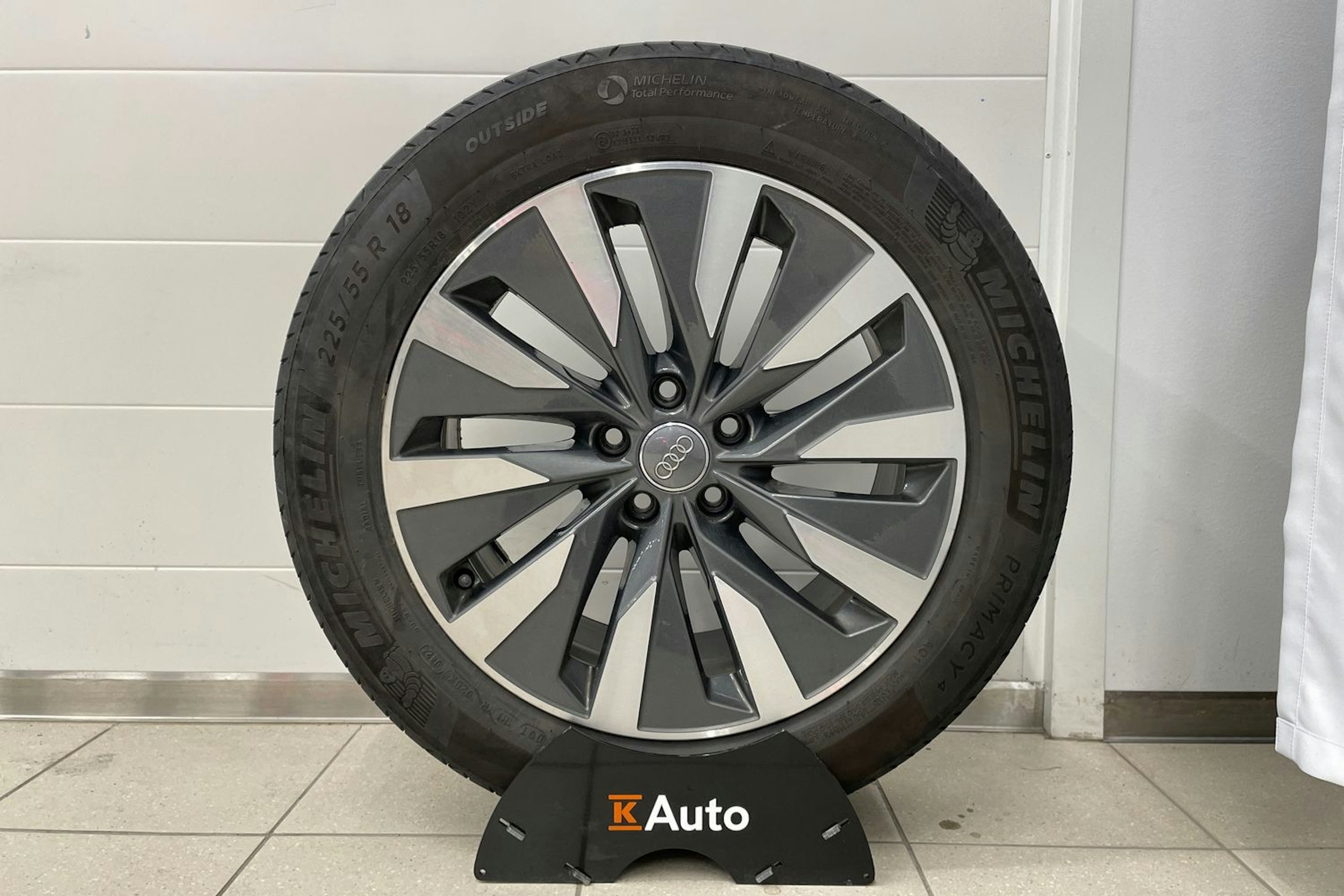 Harmaa Audi A6 2024 kuva 29.