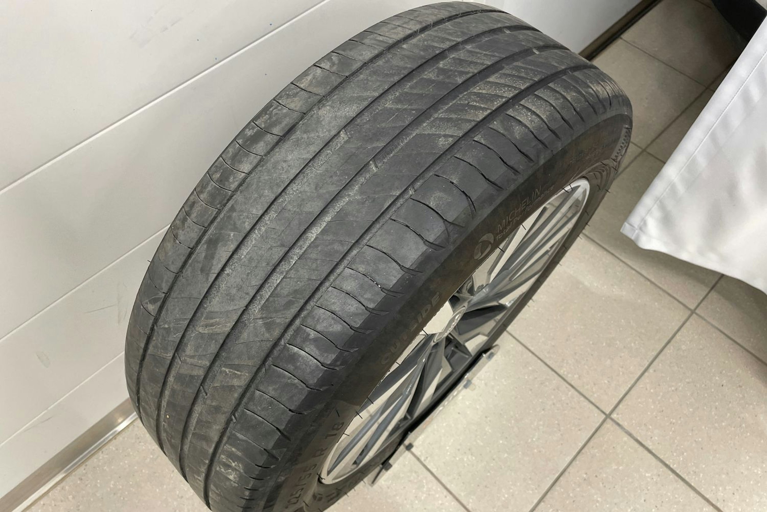 Harmaa Audi A6 2024 kuva 30.