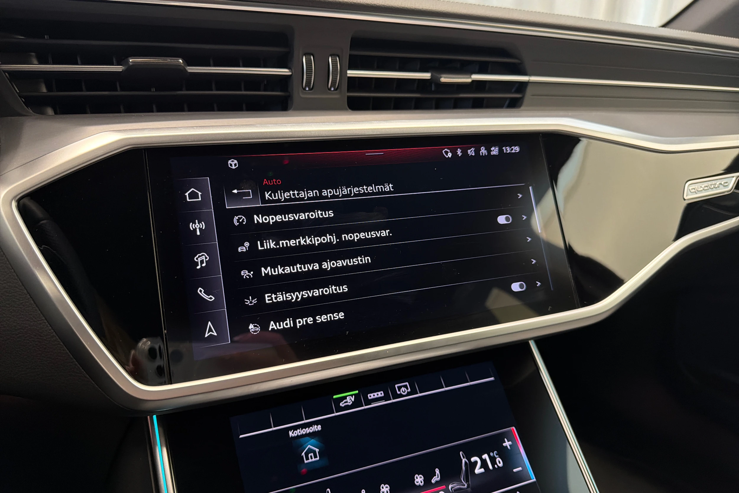 Harmaa Audi A6 2024 kuva 32.