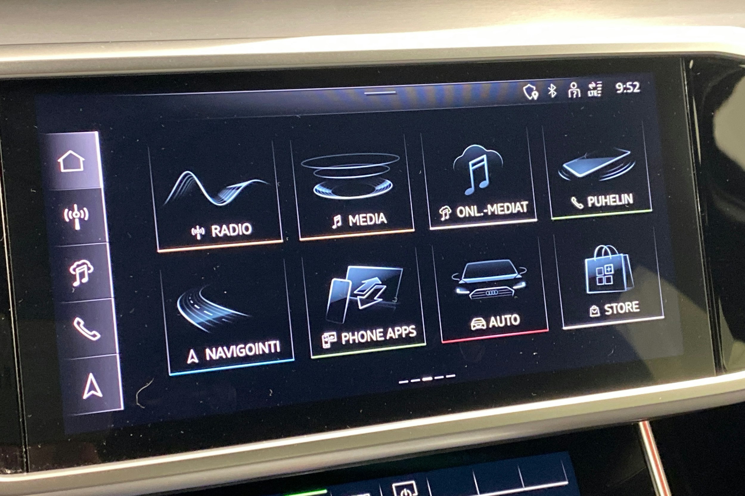 punainen Audi A6 2024 kuva 15.