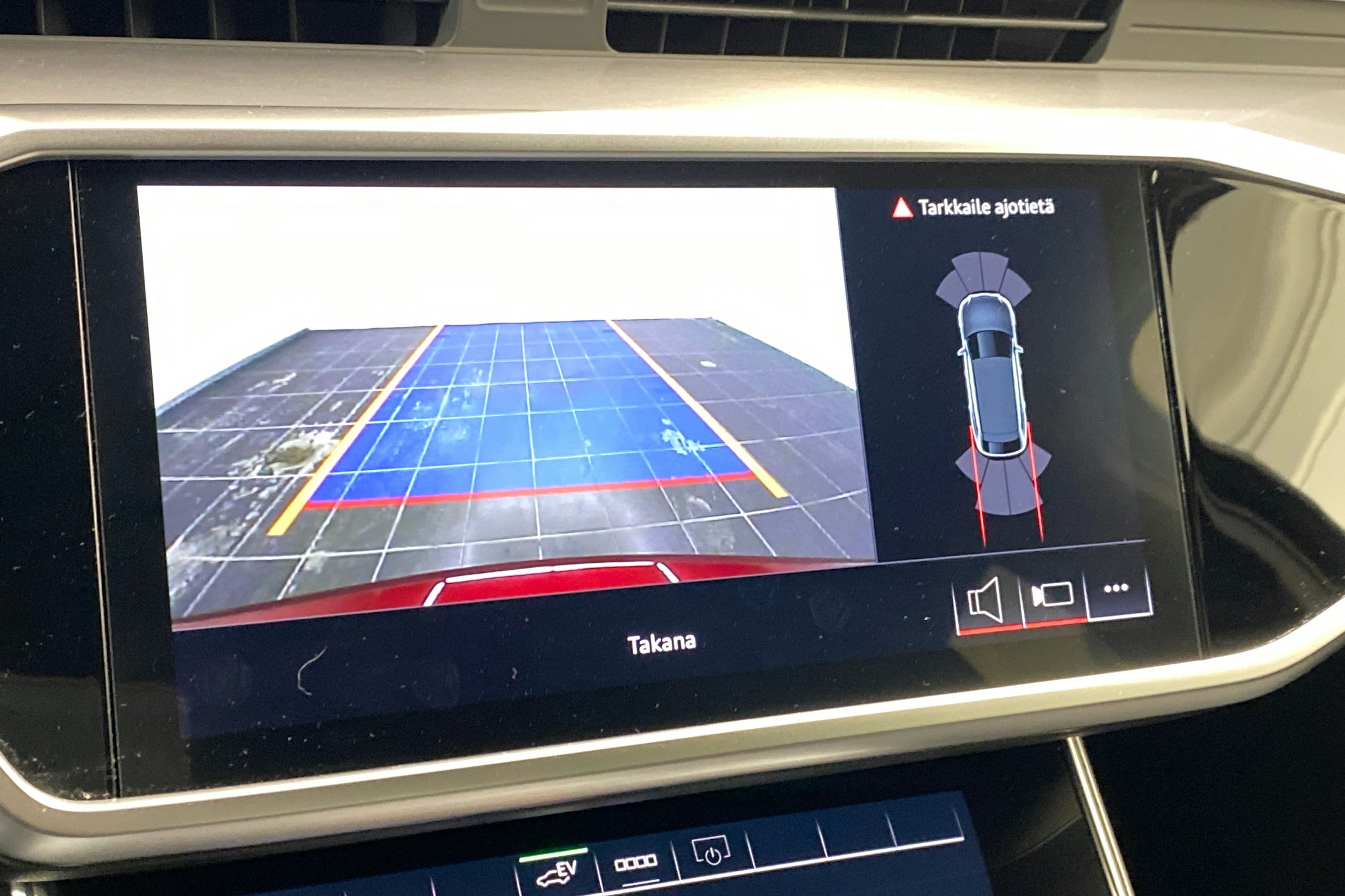 punainen Audi A6 2024 kuva 20.