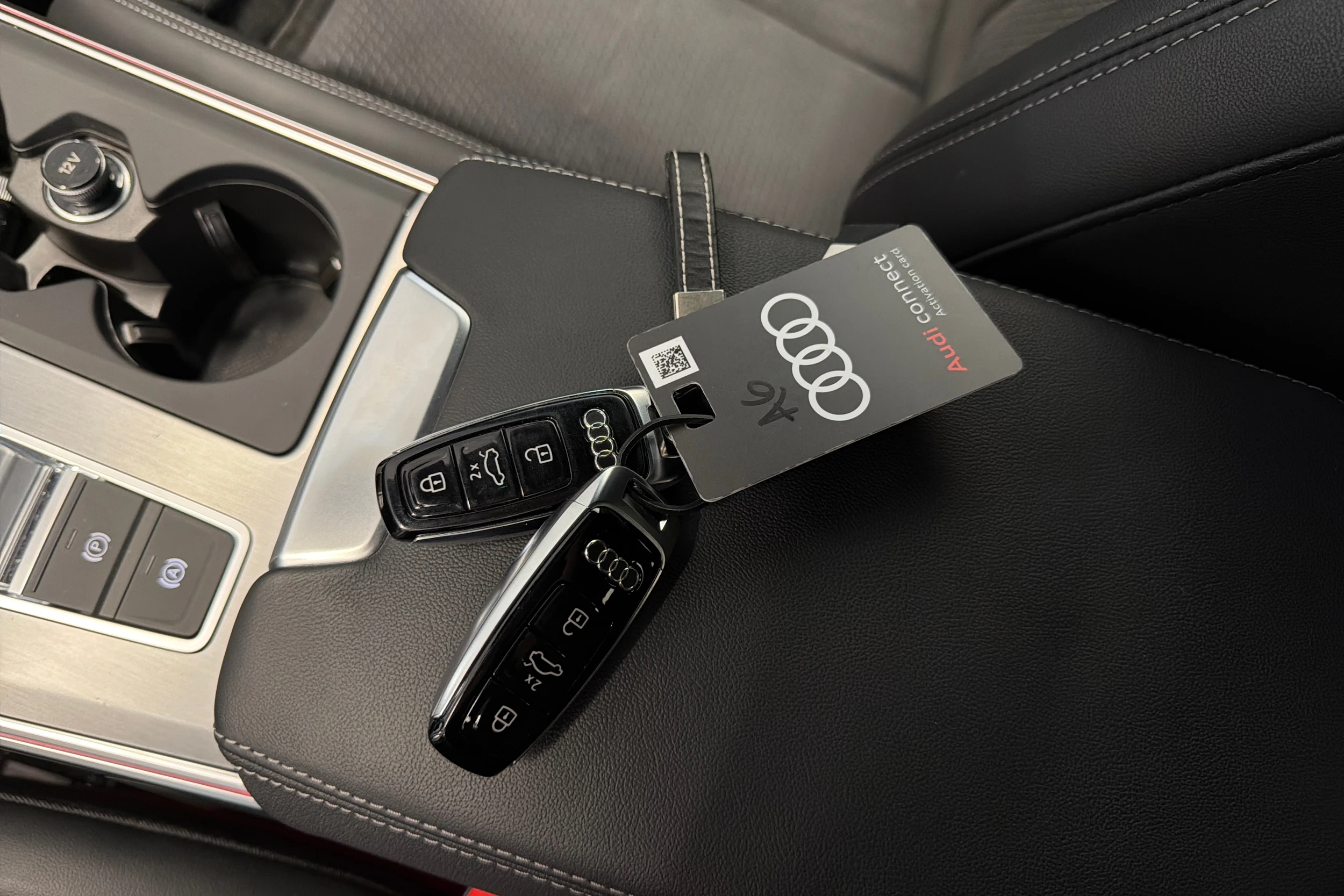 punainen Audi A6 2024 kuva 33.