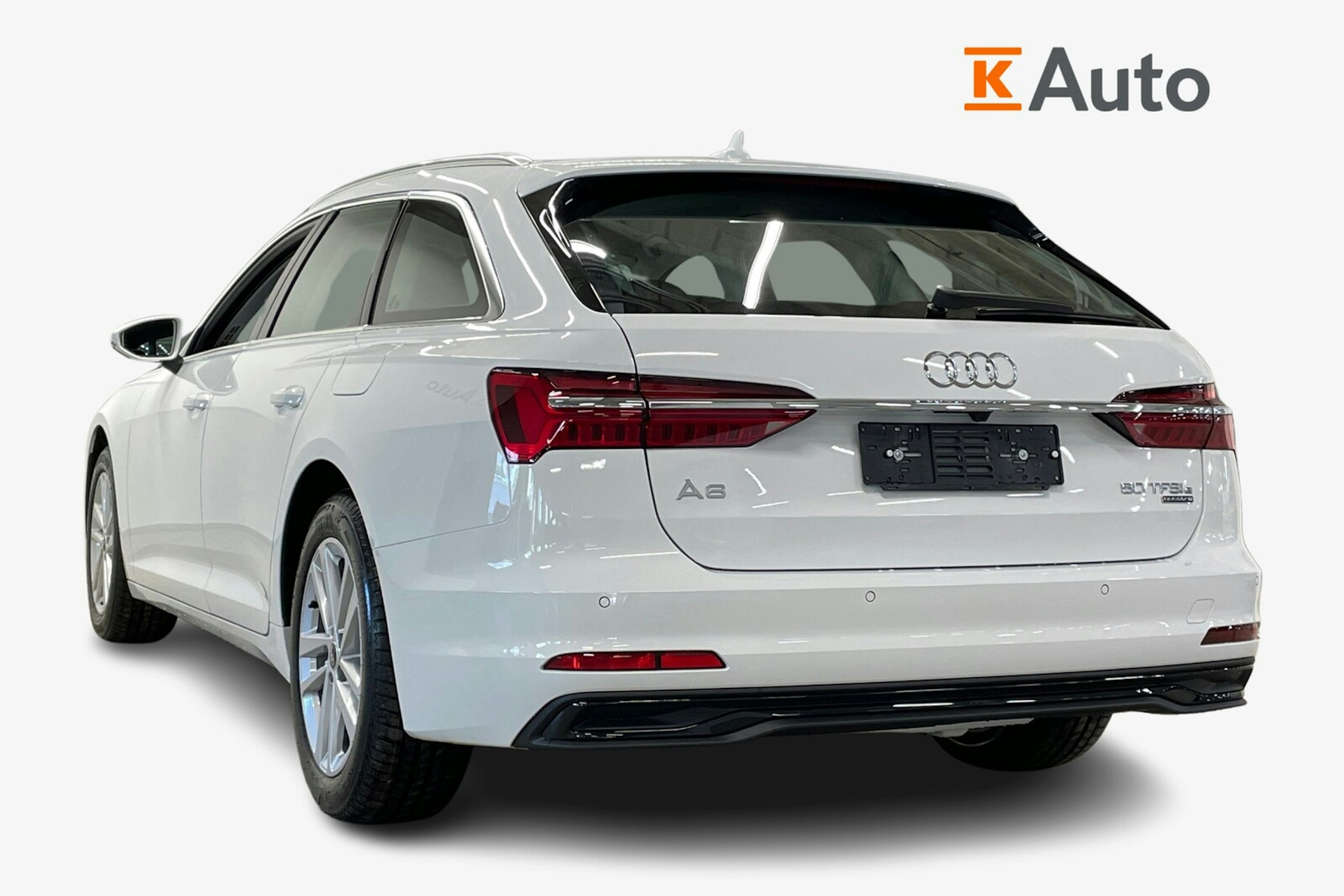 valkoinen Audi A6 2024 kuva 2.