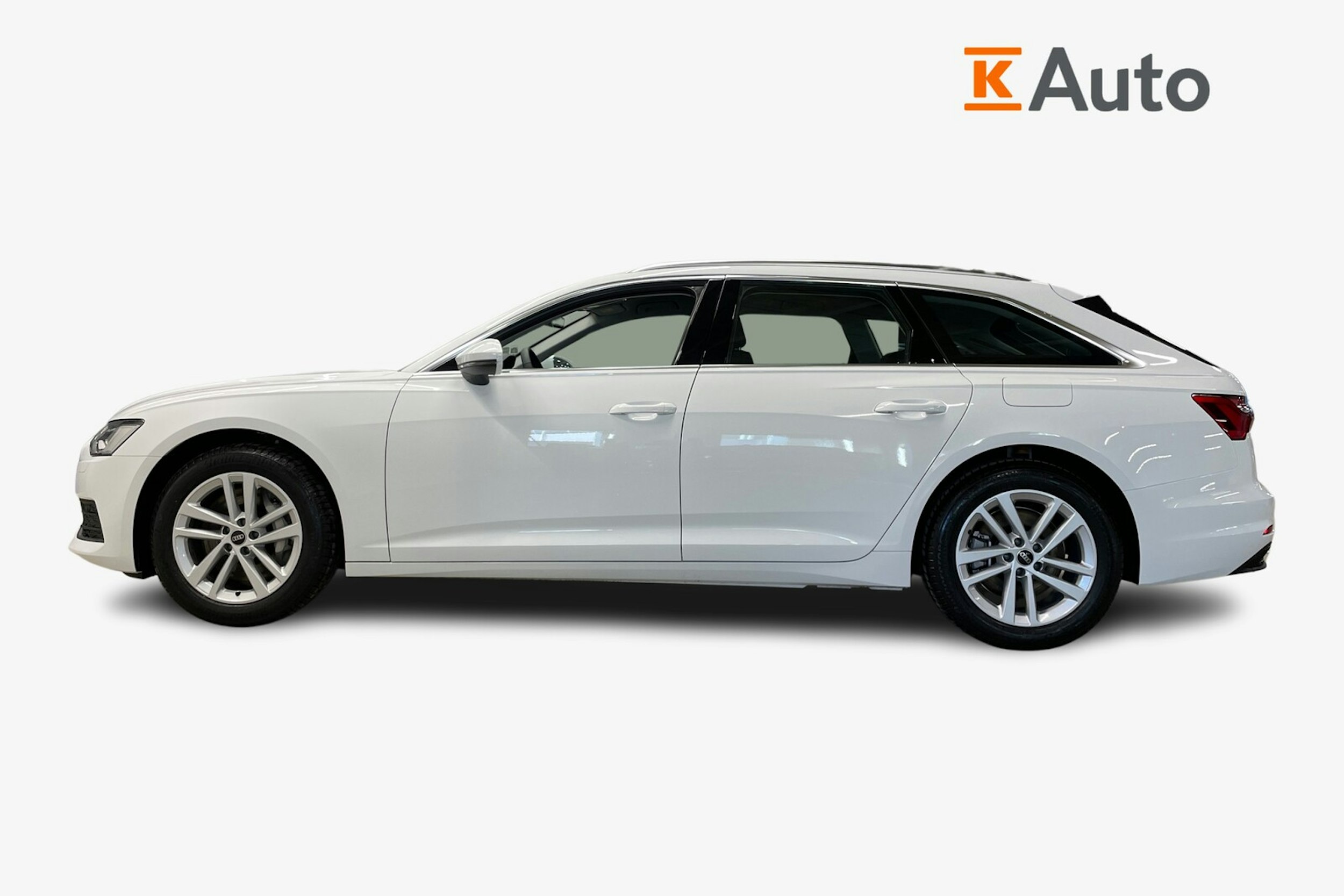 valkoinen Audi A6 2024 kuva 5.