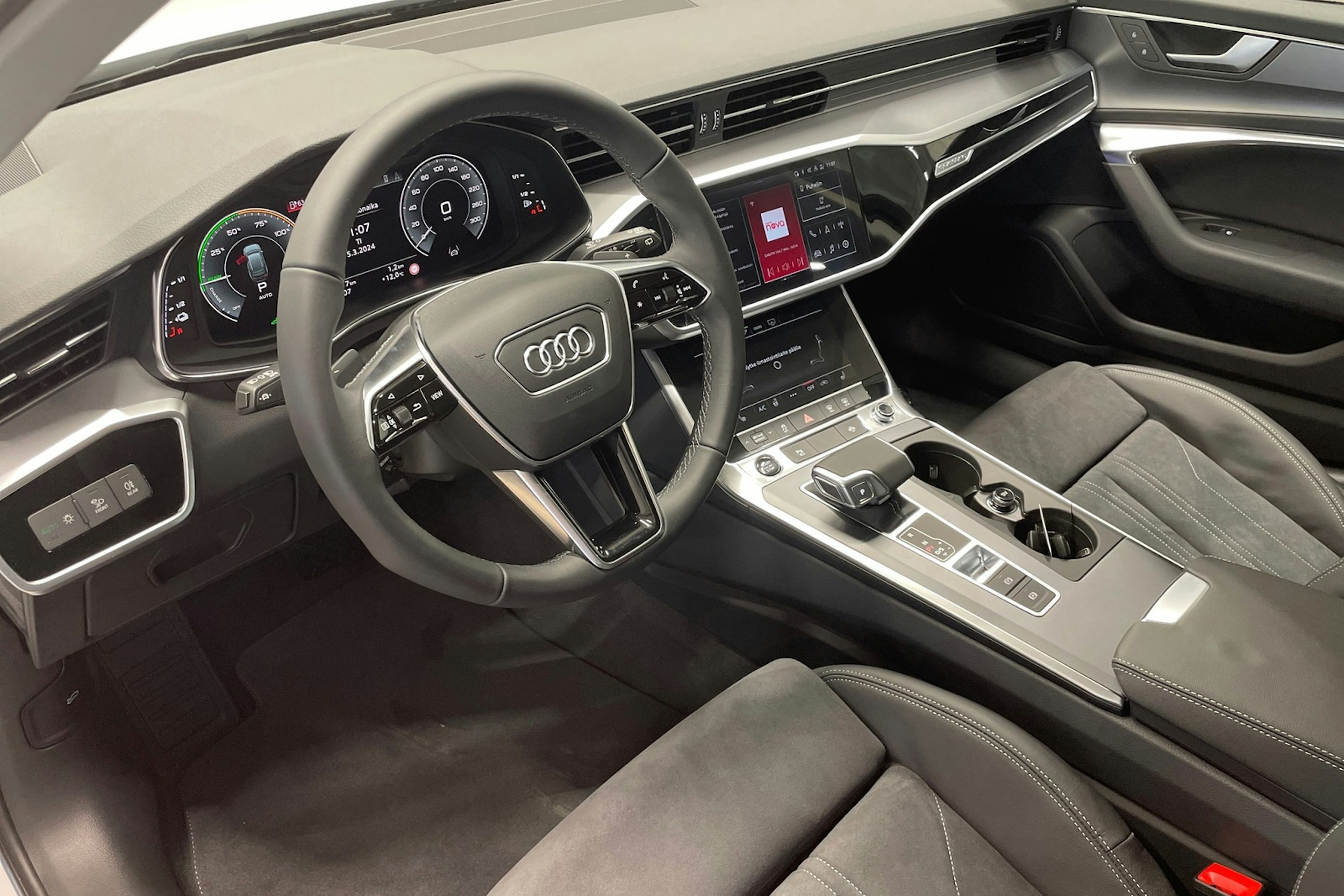valkoinen Audi A6 2024 kuva 6.