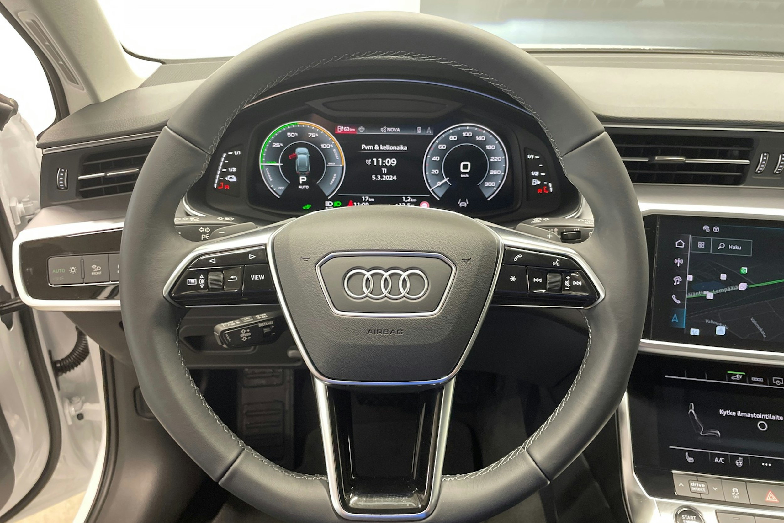 valkoinen Audi A6 2024 kuva 11.