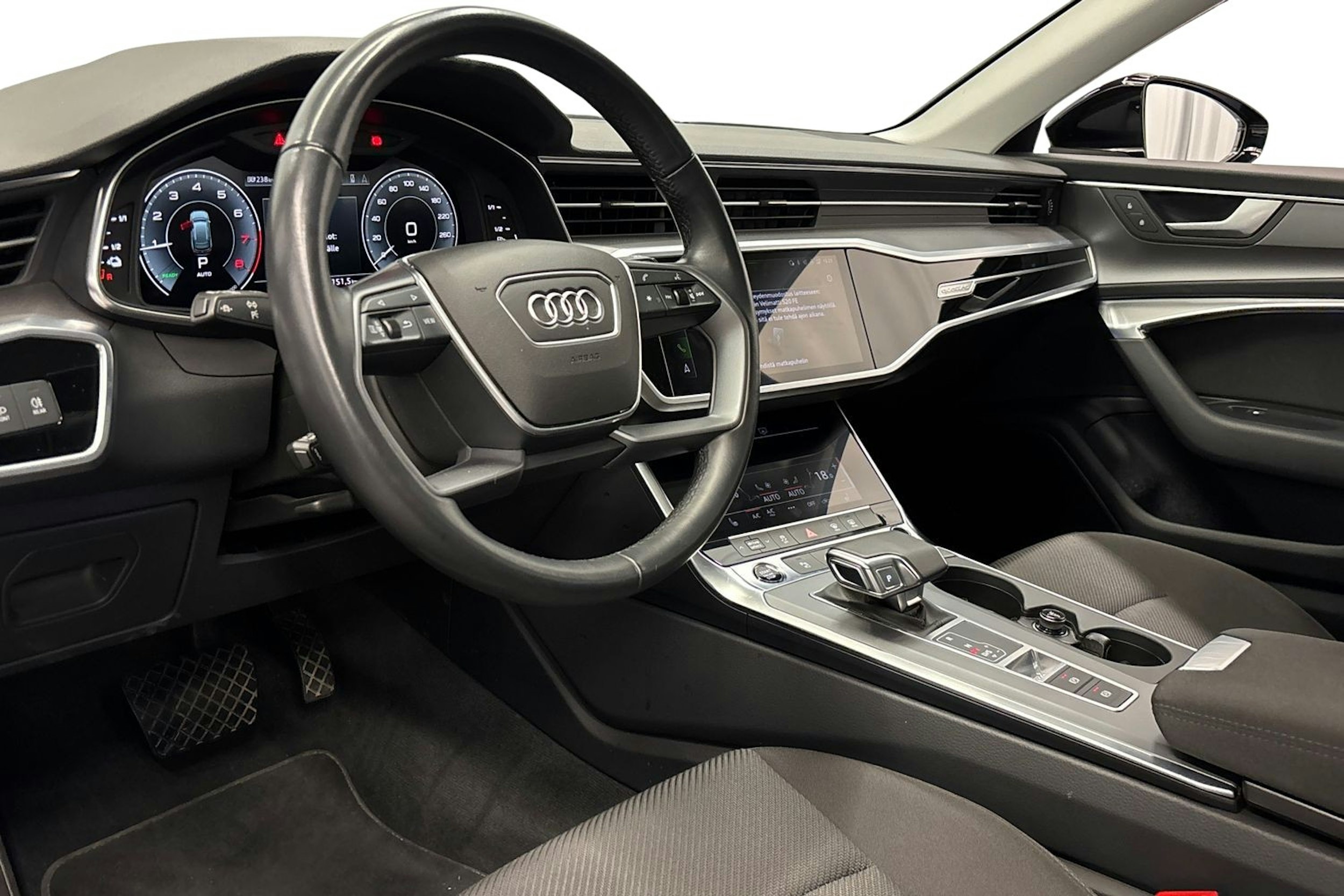 Musta Audi A6 2024 kuva 7.