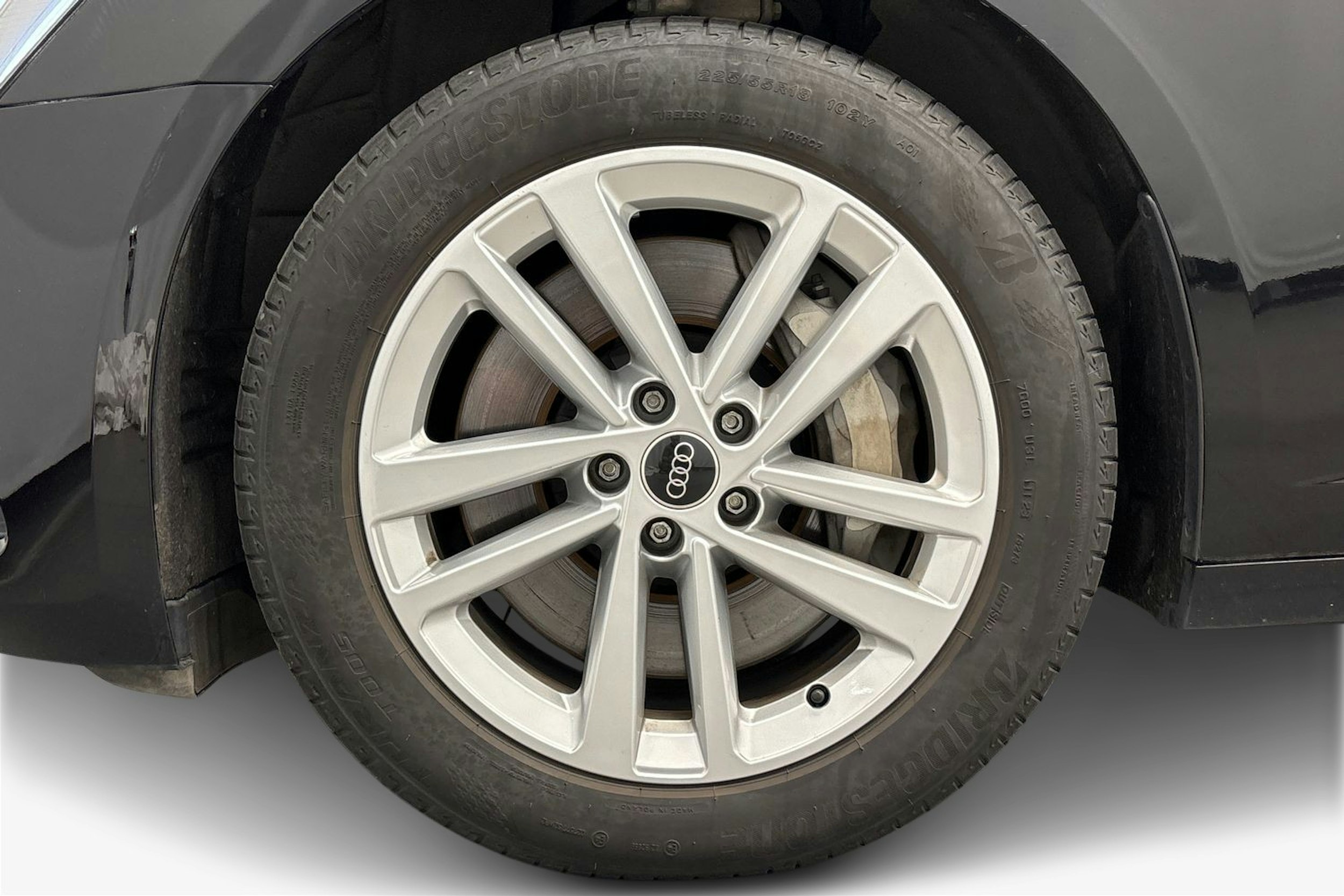 Musta Audi A6 2024 kuva 11.